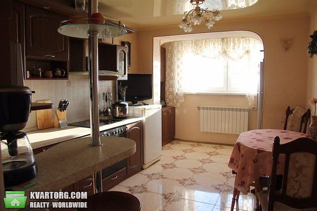 Sell 3-room apartment. Киев,  Святошинская пл — photo 2