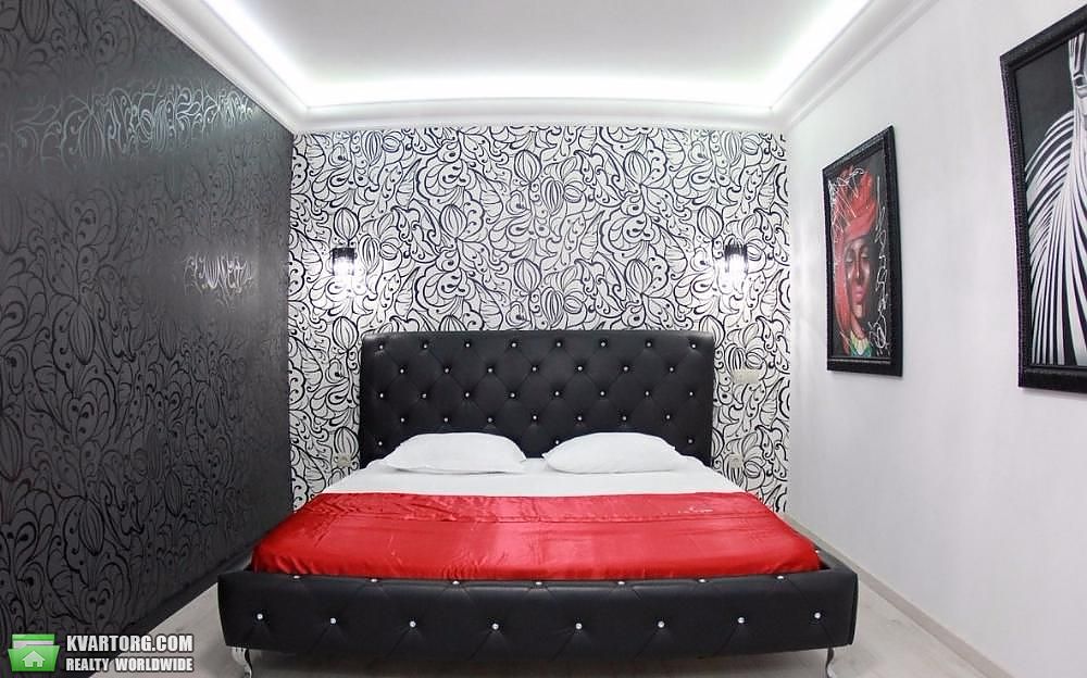 Rent out 2-room apartment. Киев,  Вышгородская — photo 3