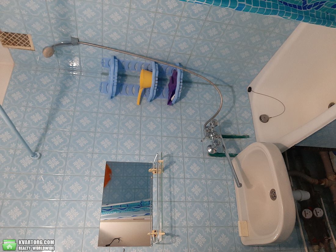 Rent out 2-room apartment. Киев, Приречная — photo 8