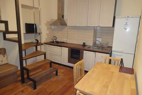 Rent out 2-room apartment. Одесса, вулиця Новосельського — photo 1