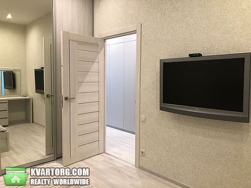 Rent out 2-room apartment. Киев,  Верховного Совета бул — photo 6