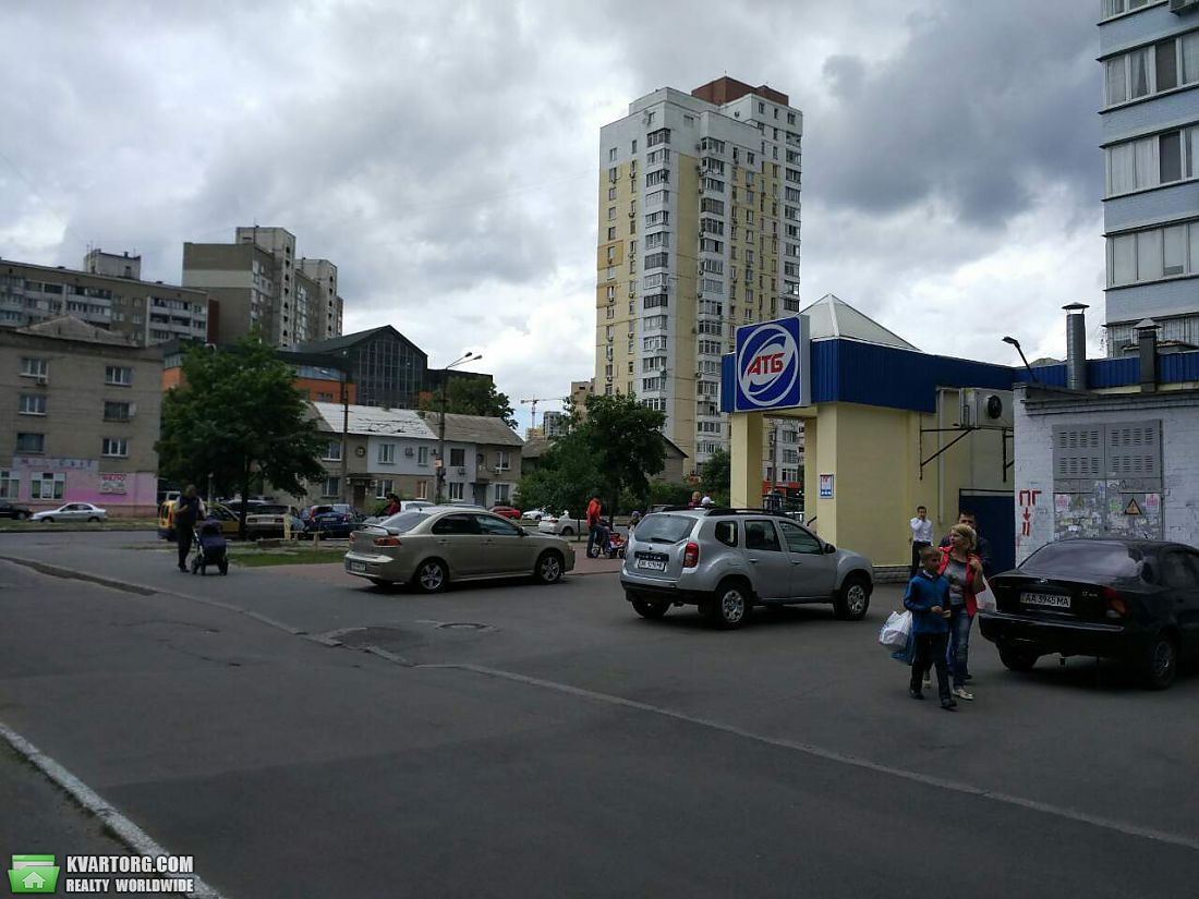 Sell 3-room apartment. Киев,  Тростянецкая — photo 1