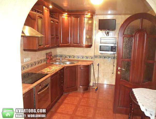 Rent out 3-room apartment. Киев,  Богатырская — photo 1