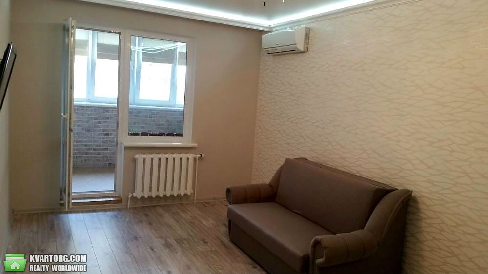 Sell 3-room apartment. Киев,  Урловская — photo 1