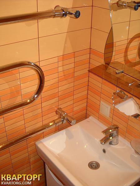 Rent out 2-room apartment. Киев,  Желябова — photo 6