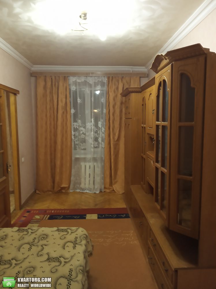 Rent out 2-room apartment. Киев, проспект Соборности — photo 1