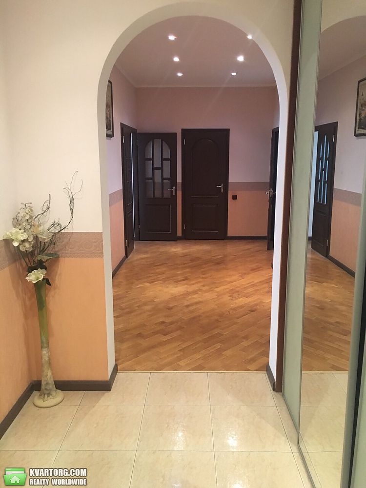 Rent out 3-room apartment. Киев,  Дмитриевская — photo 9