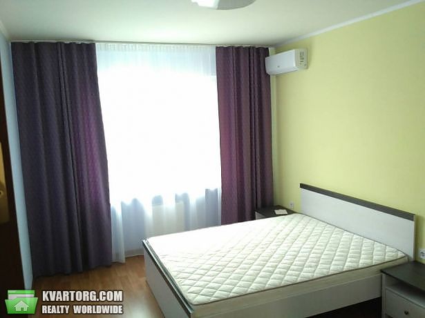Rent out 2-room apartment. Киев,  Русановская наб — photo 3