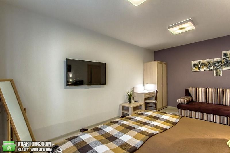 Rent out 1-room apartment. Харьков, Красношкольная набережная — photo 6
