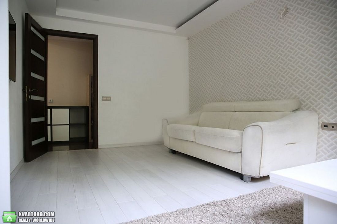 Sell 3-room apartment. Киев,  Волгоградская — photo 1