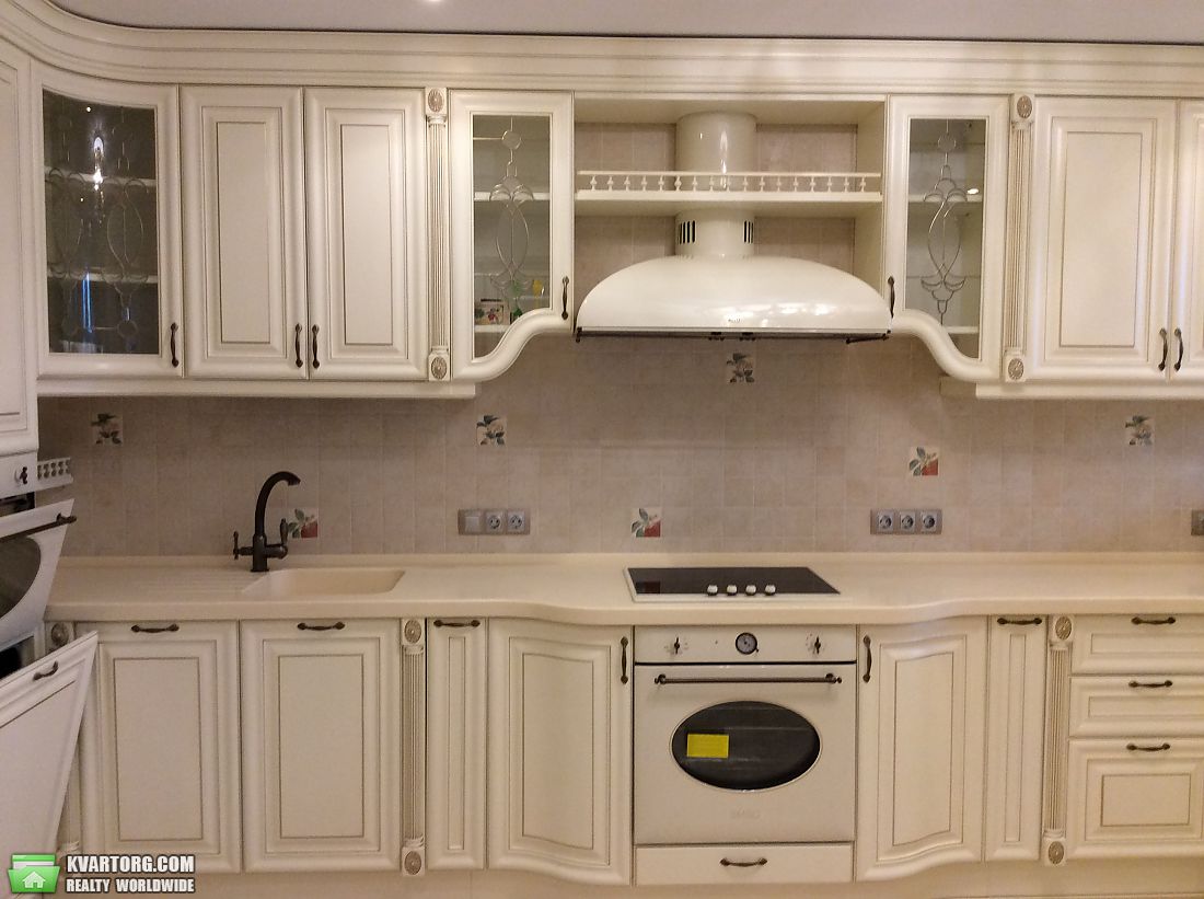 Rent out 3-room apartment. Киев, Ирпенская — photo 1