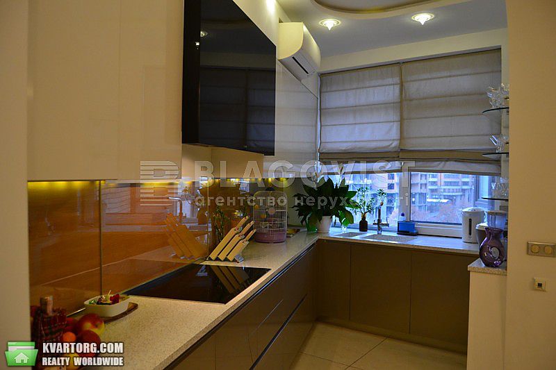 Sell 3-room apartment. Киев,  Старонаводницкая — photo 1