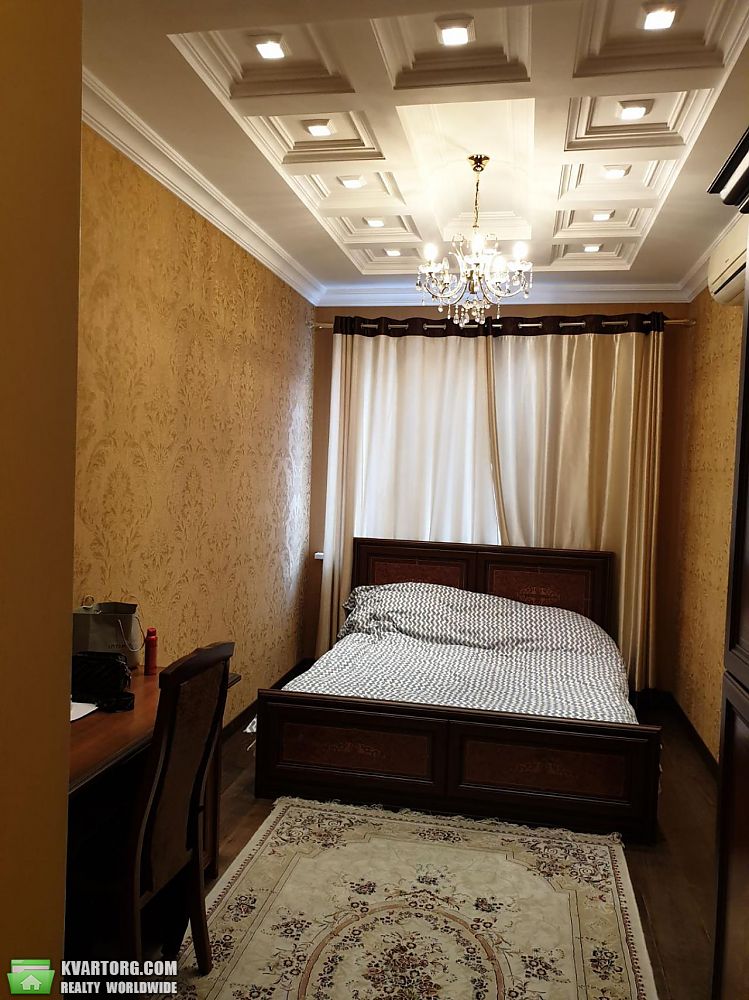 Rent out 4-room apartment. Киев,  Ковпака — photo 4