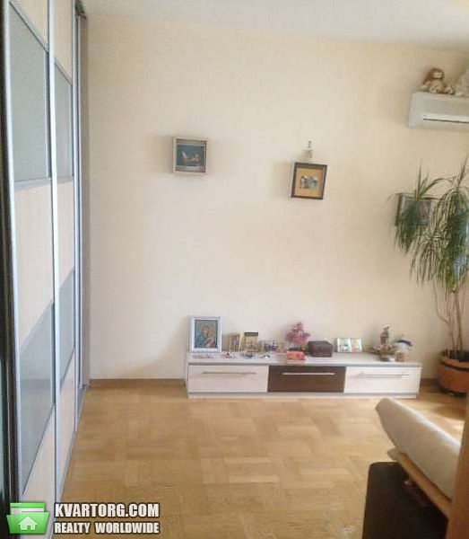 Rent out 2-room apartment. Киев, Бажана — photo 1