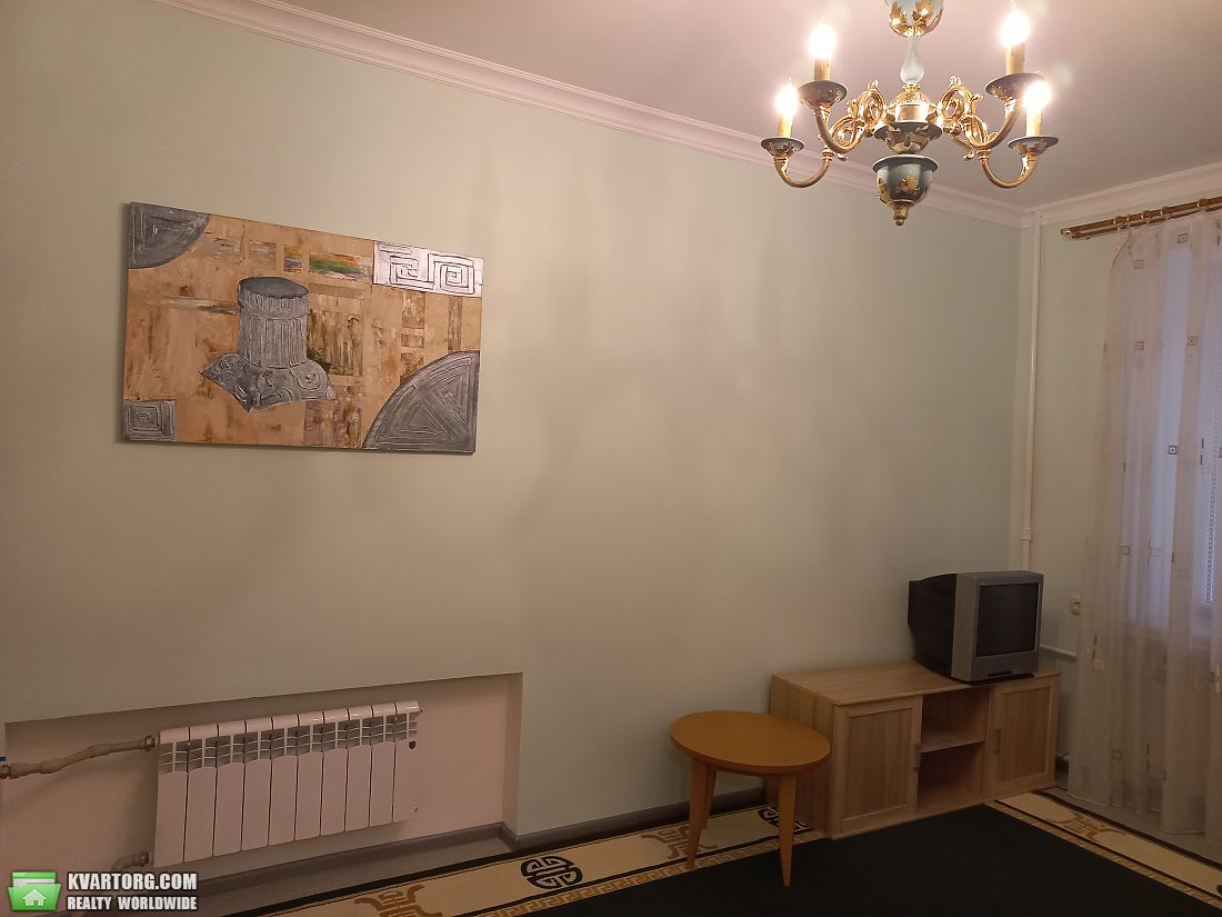 Rent out 1-room apartment. Киев,  Гоголевская — photo 1