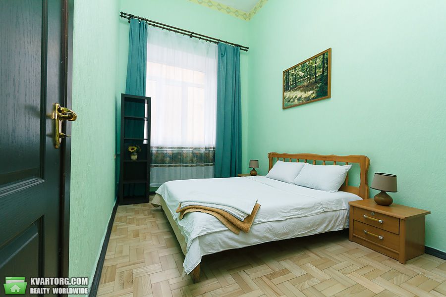Rent out 4-room apartment. Киев,  Костельная — photo 8