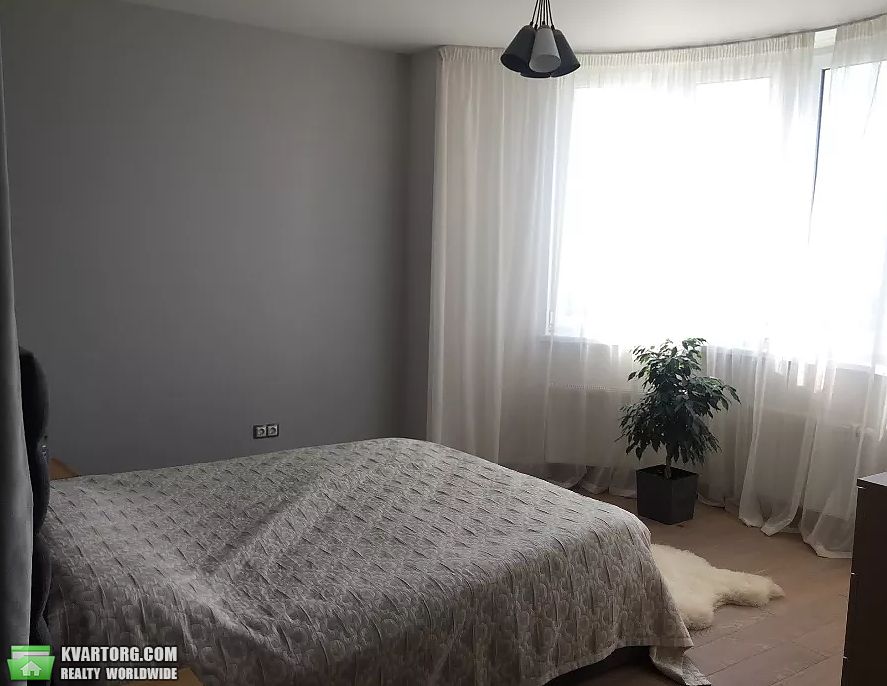 Rent out 3-room apartment. Киев,  Рижская — photo 5