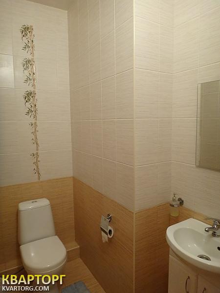 Rent out 3-room apartment. Киев,  Вышгородская — photo 8