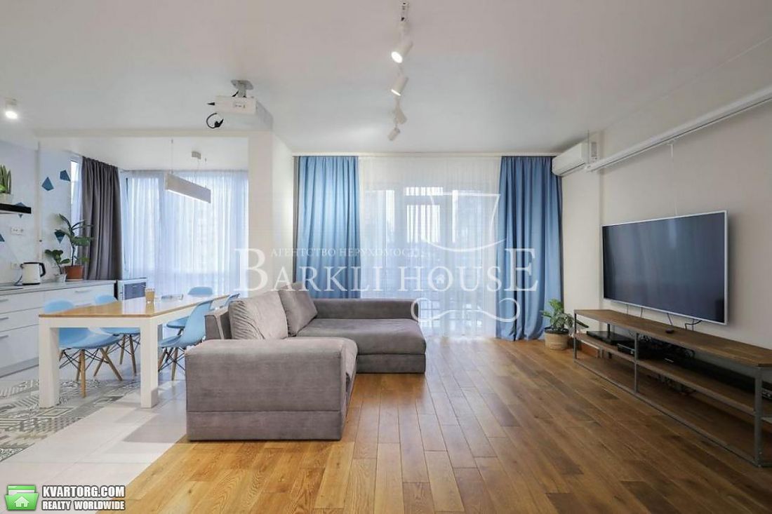 Rent out 3-room apartment. Киев,  Метрологическая — photo 1