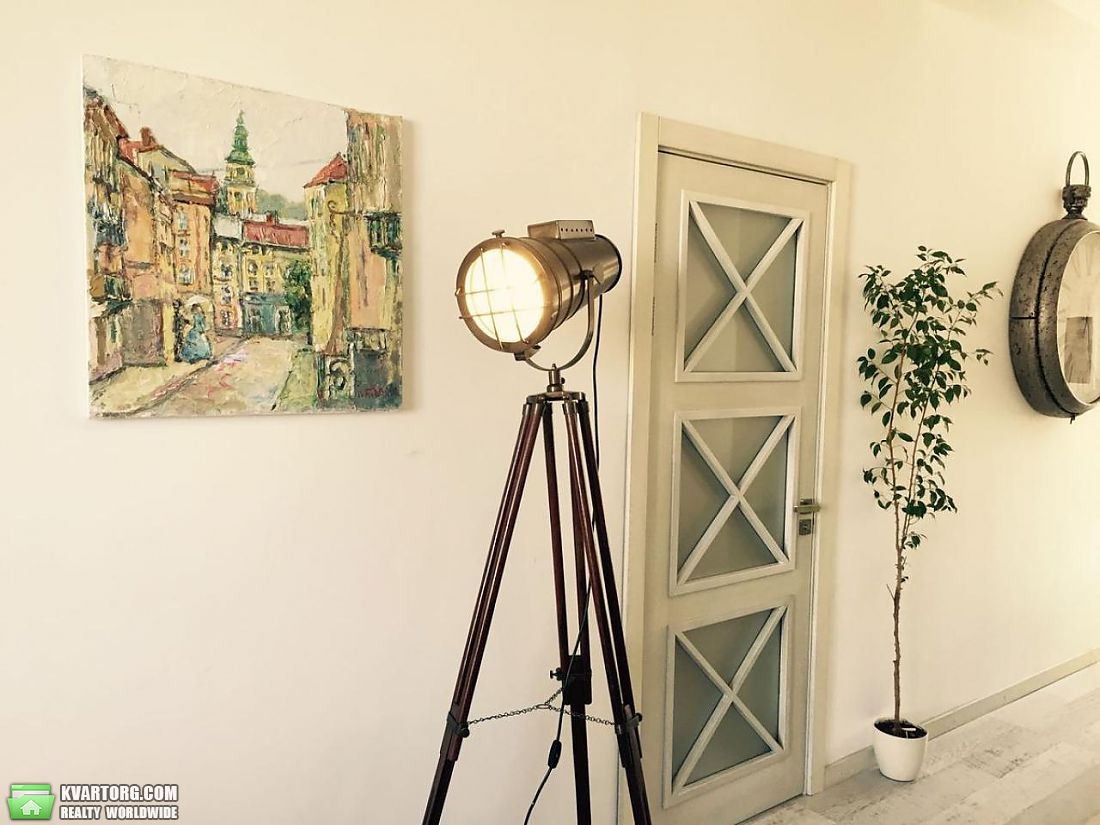 Rent out 3-room apartment. Киев,  Черновола — photo 3