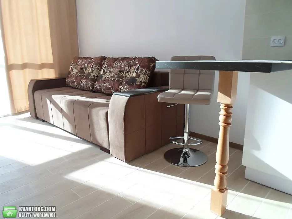 Rent out 1-room apartment. Львов, Чорновола — photo 1