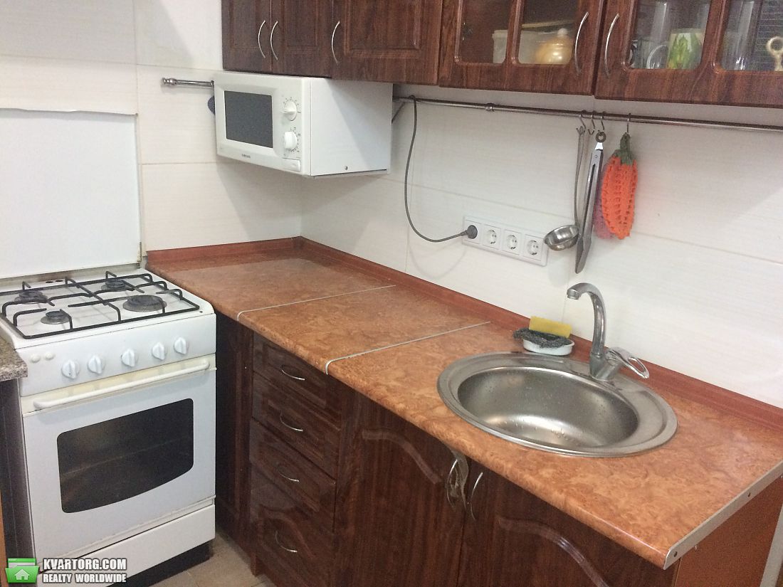 Rent out 1-room apartment. Киев,  Краснодарская — photo 1