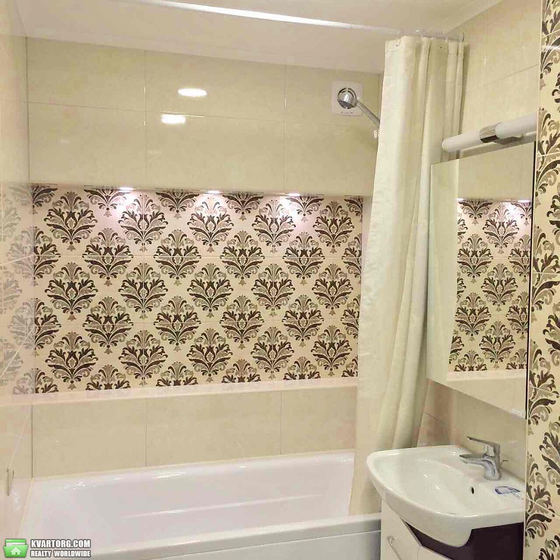 Rent out 2-room apartment. Киев,  Голосеевская — photo 4