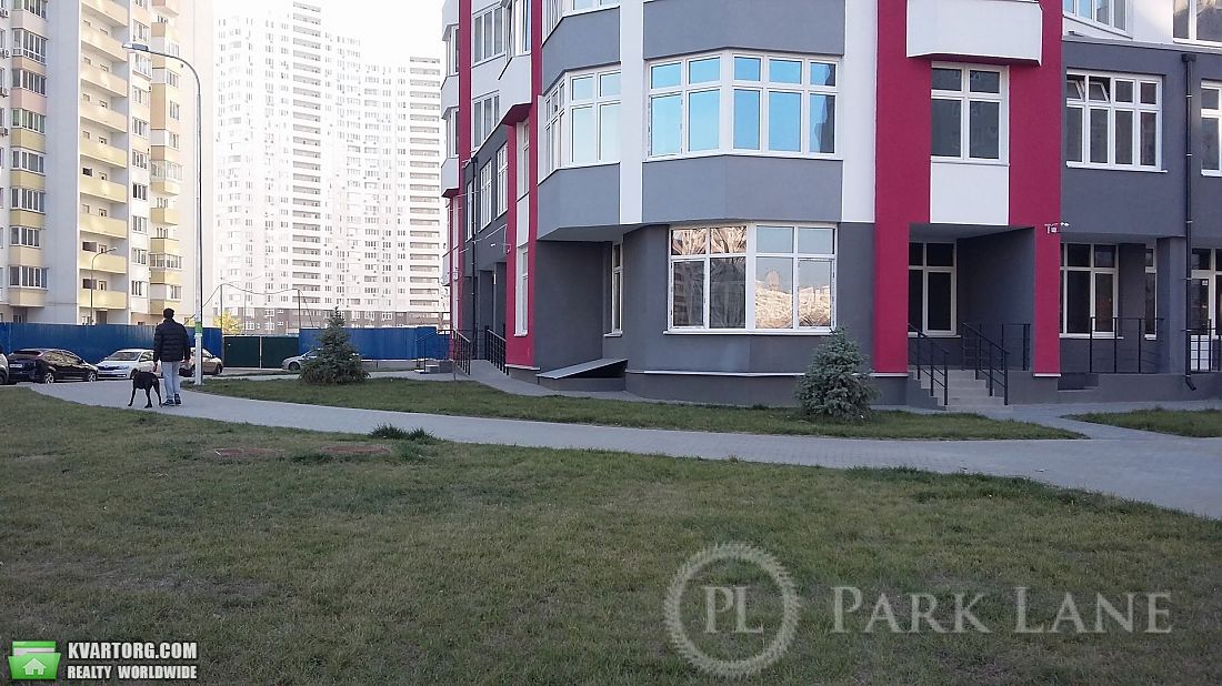 Sell 4-room apartment. Киев,  Драгоманова — photo 4