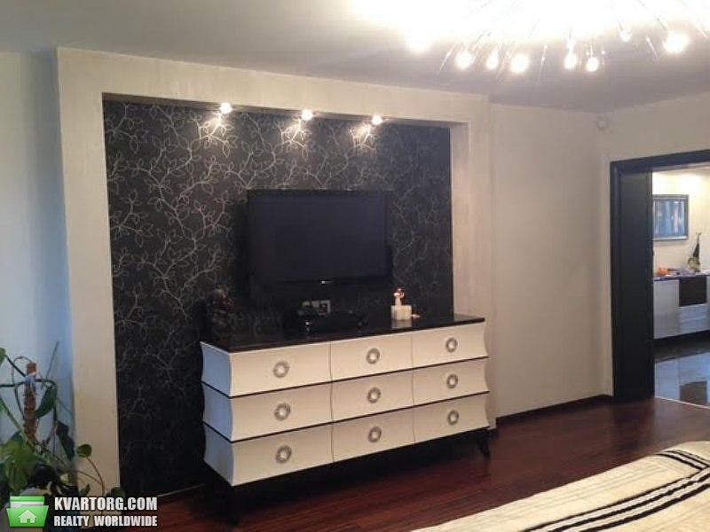 Rent out 2-room apartment. Киев,  Саксаганского — photo 3