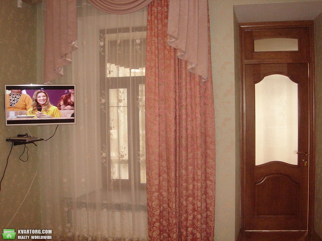Rent out 3-room apartment. Киев, Трехсвятительская — photo 8