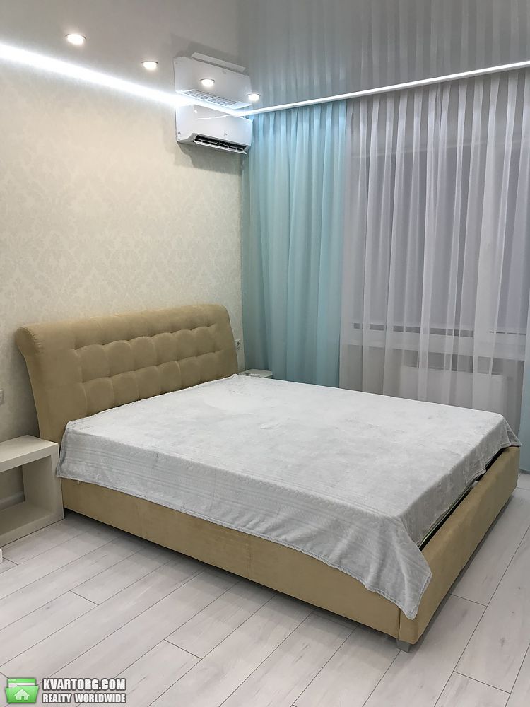 Rent out 1-room apartment. Киев,  Стеценко — photo 1