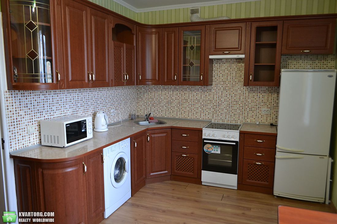 Rent out 1-room apartment. Киев,  Ломоносова — photo 1