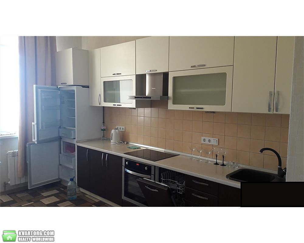 Rent out 3-room apartment. Киев,  Красногвардейская — photo 1