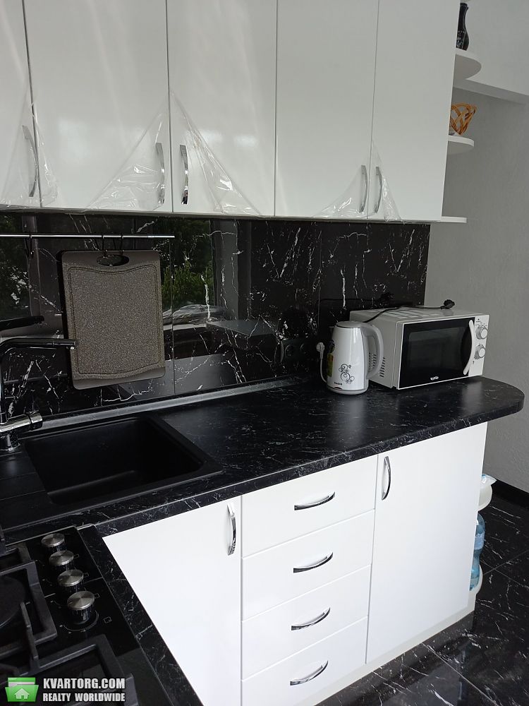 Rent out 2-room apartment. Киев, Пражская — photo 1