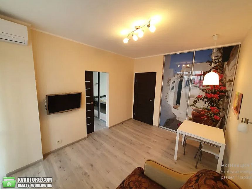 Rent out 2-room apartment. Киев, пр-т Правды — photo 1
