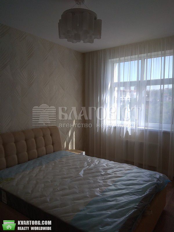 Rent out 2-room apartment. Киев,  Саперное поле — photo 1