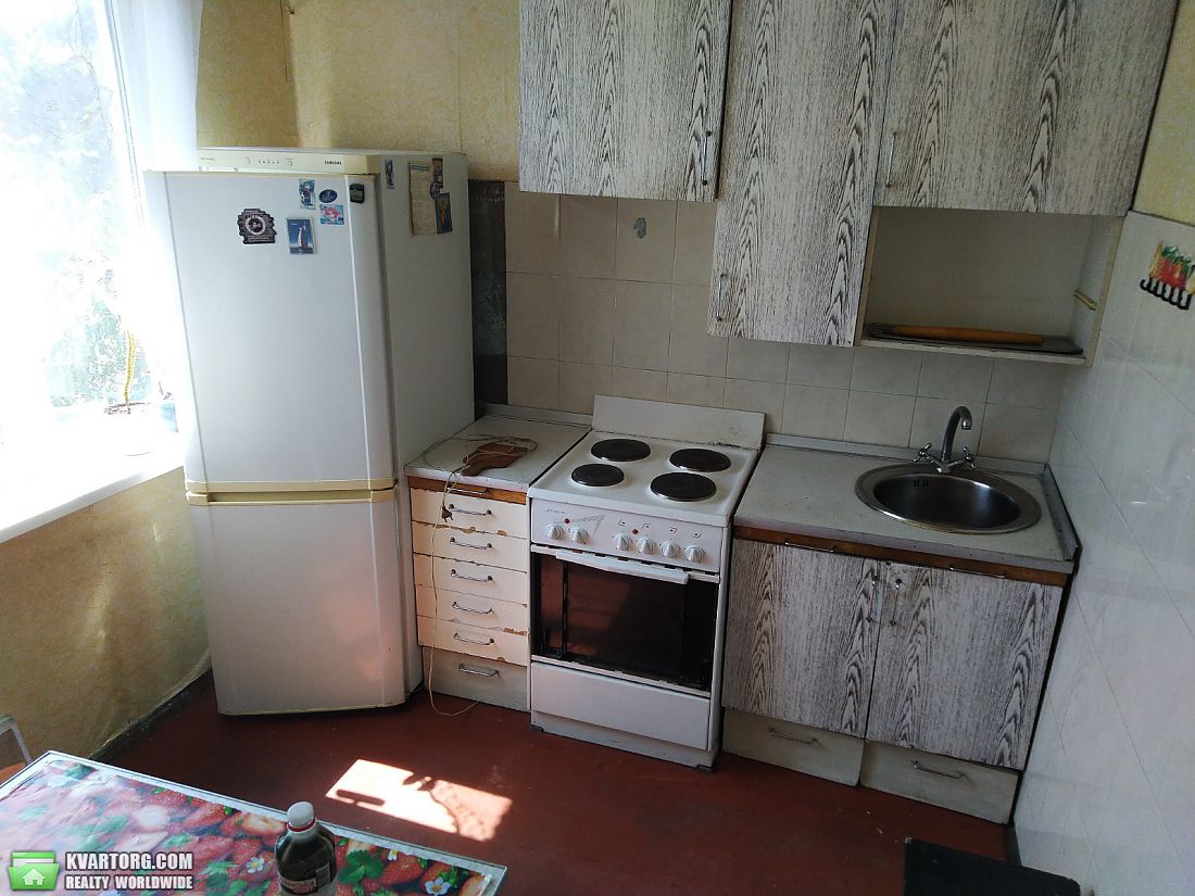 Rent out 1-room apartment. Киев, Харьковское шоссе — photo 2