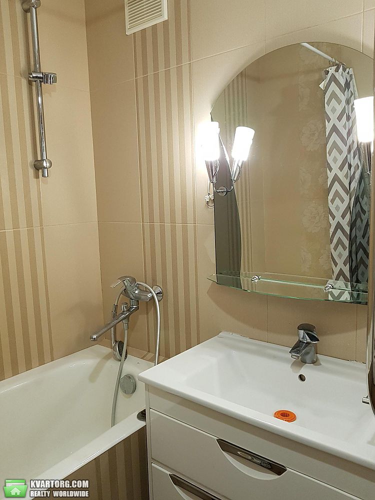 Rent out 3-room apartment. Киев,  Бажана — photo 8