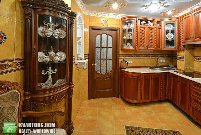 Rent out 2-room apartment. Киев,  Нежинская — photo 3