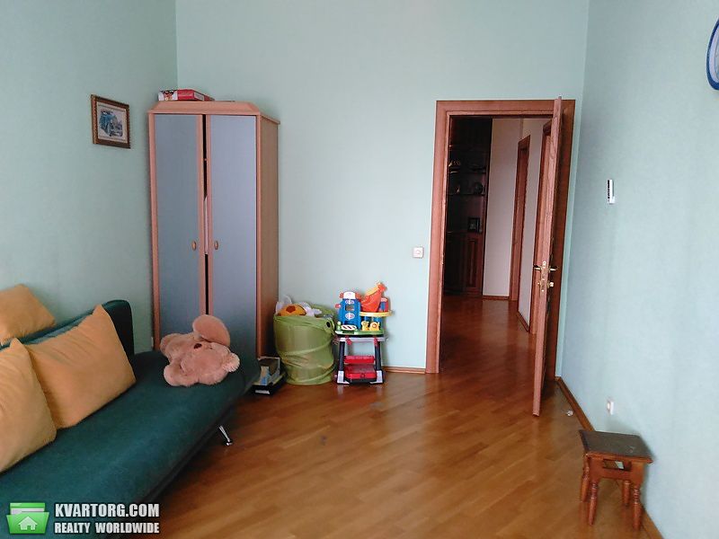 Rent out 4-room apartment. Киев,  Срибнокильская — photo 8