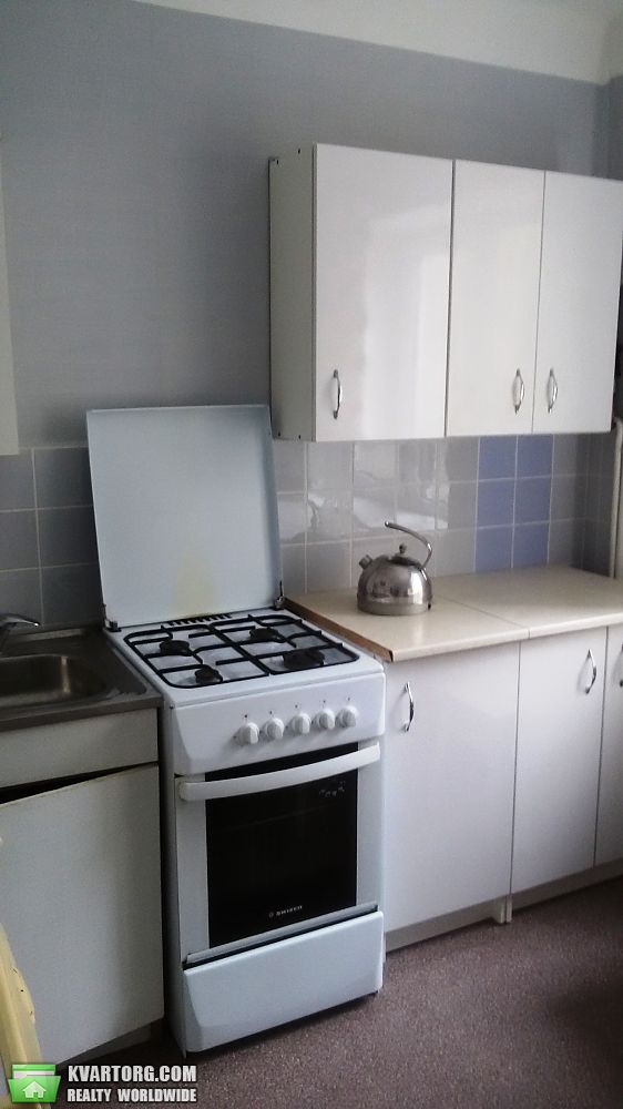 Rent out 2-room apartment. Киев,  Окипной — photo 9