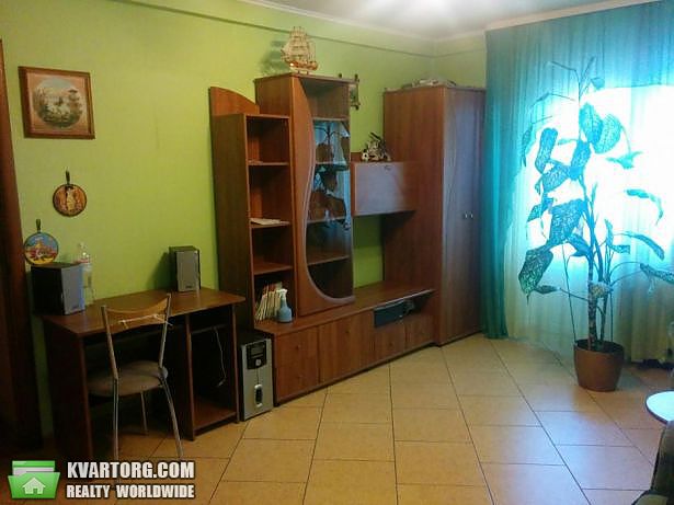 Rent out 2-room apartment. Киев,  Автозаводская — photo 1