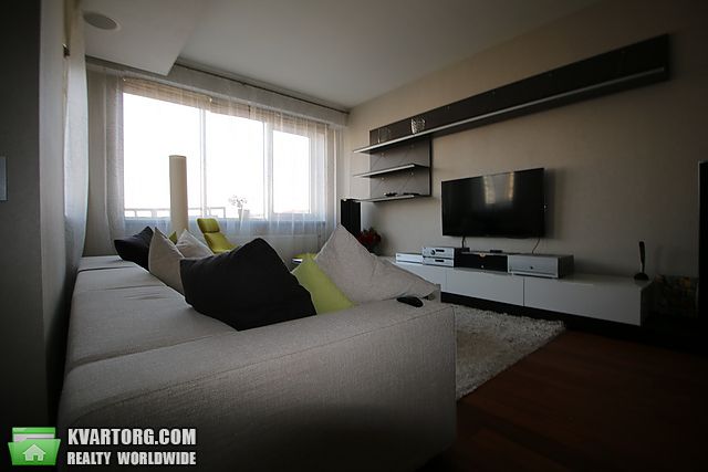 Rent out 3-room apartment. Киев, Старонаводницкая — photo 2