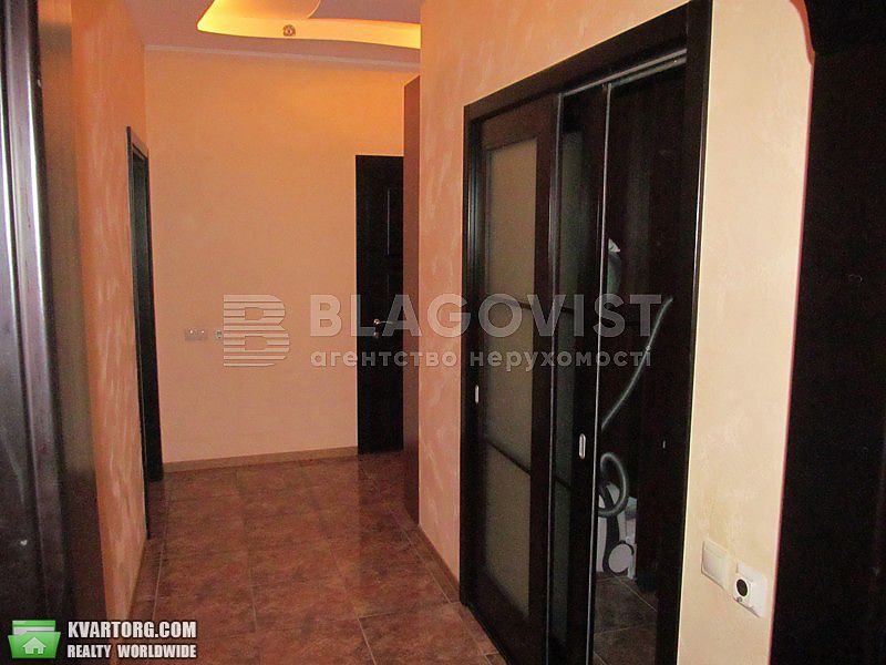 Rent out 4-room apartment. Киев,  Щорса — photo 8