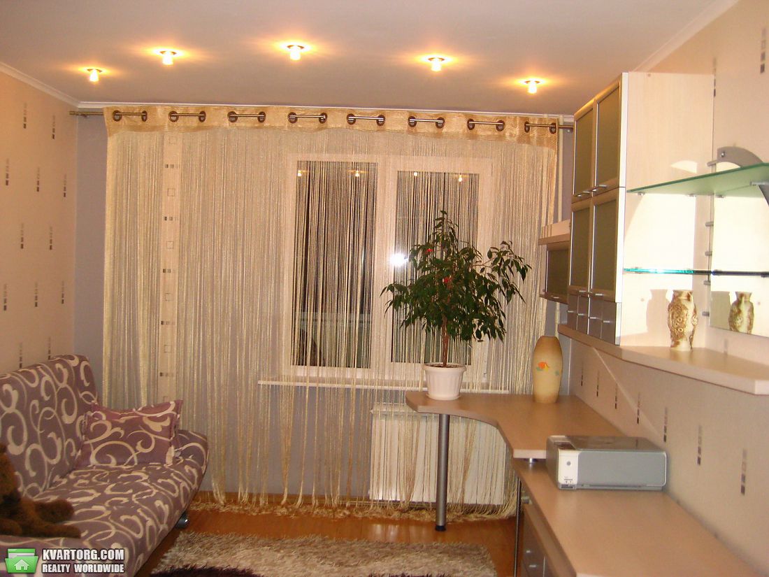 Rent out 2-room apartment. Киев,  Дарницкий бул — photo 3