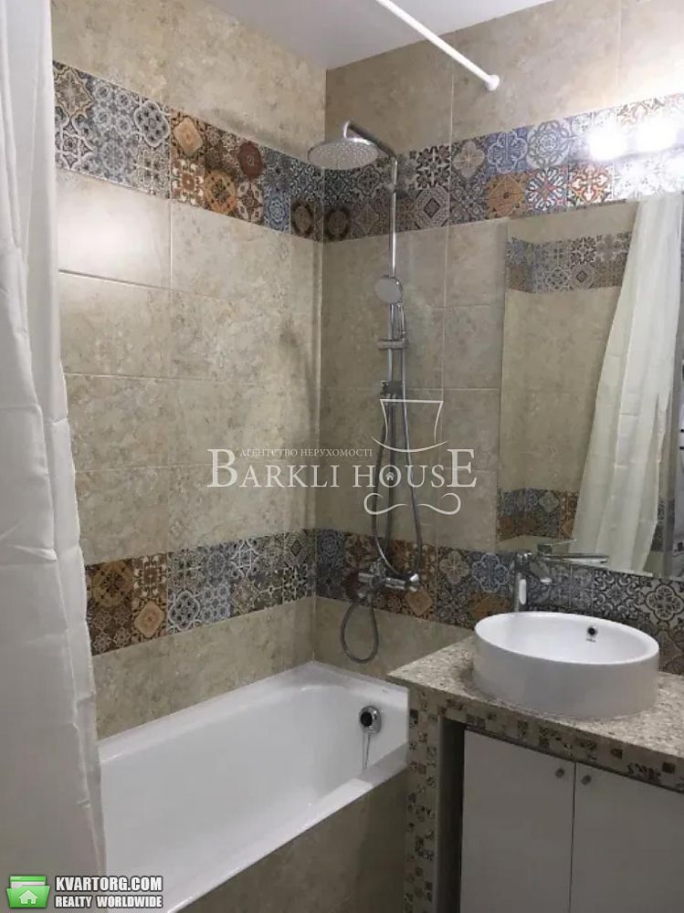 Rent out 2-room apartment. Киев,  Липковского — photo 8