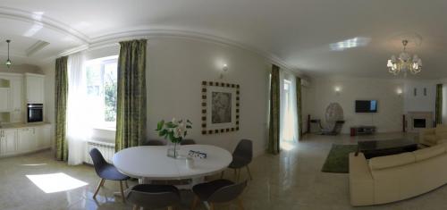 Sell house. Одесса, Госпитальный переулок — photo 1