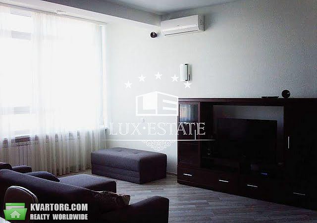 Rent out 2-room apartment. Киев,  Щорса — photo 3