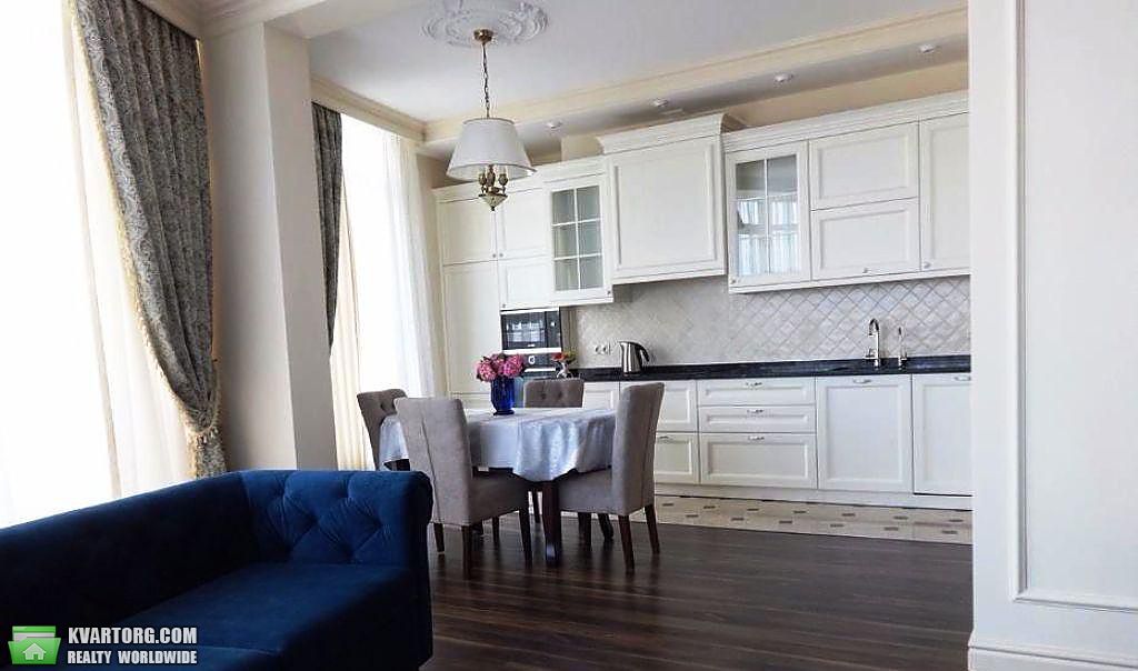 Rent out 3-room apartment. Киев,  Вышгородская — photo 1