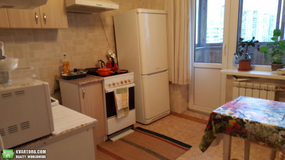 Sell 2-room apartment. Киев,  Героев Днепра — photo 1